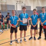 vier Mitglieder des TuS Wittenförden e.V. bei Verleihung der Silbermedaille beim Tischtennisturnier in Schwerin